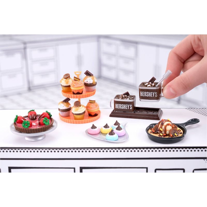 MGA's Miniverse Make It Mini Food Hershey Multi-Pack Mini Collectibles, Novelty Food Toy, Ages 8+