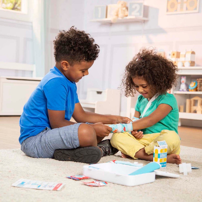 Melissa & Doug Get Well First Aid Kit Play Set (25 Toy Pieces)