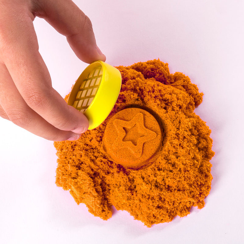 Kinetic Sand, Bake Shoppe Playset with 1lb of Kinetic Sand + 16 Tools